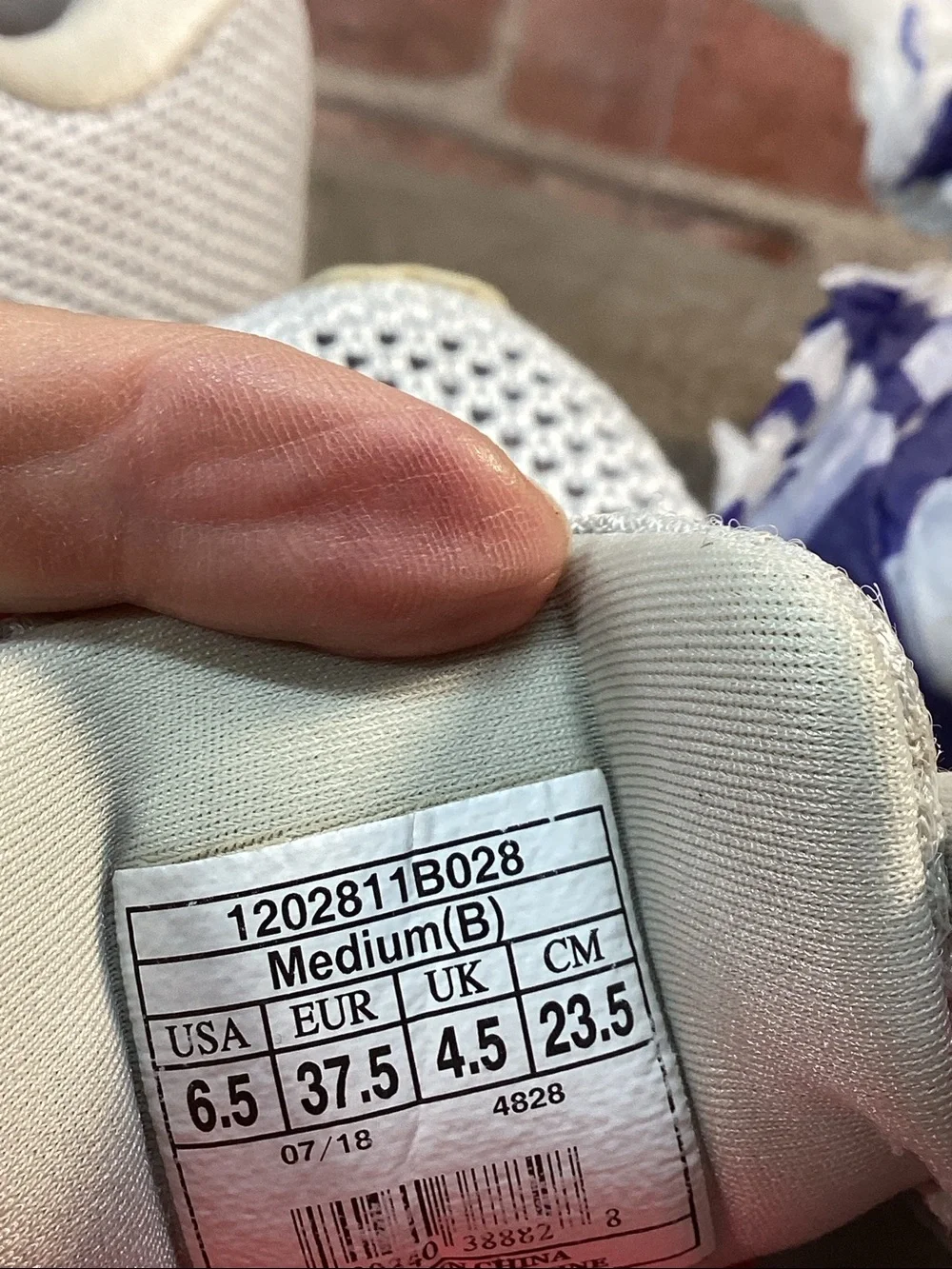 Brooks revel light